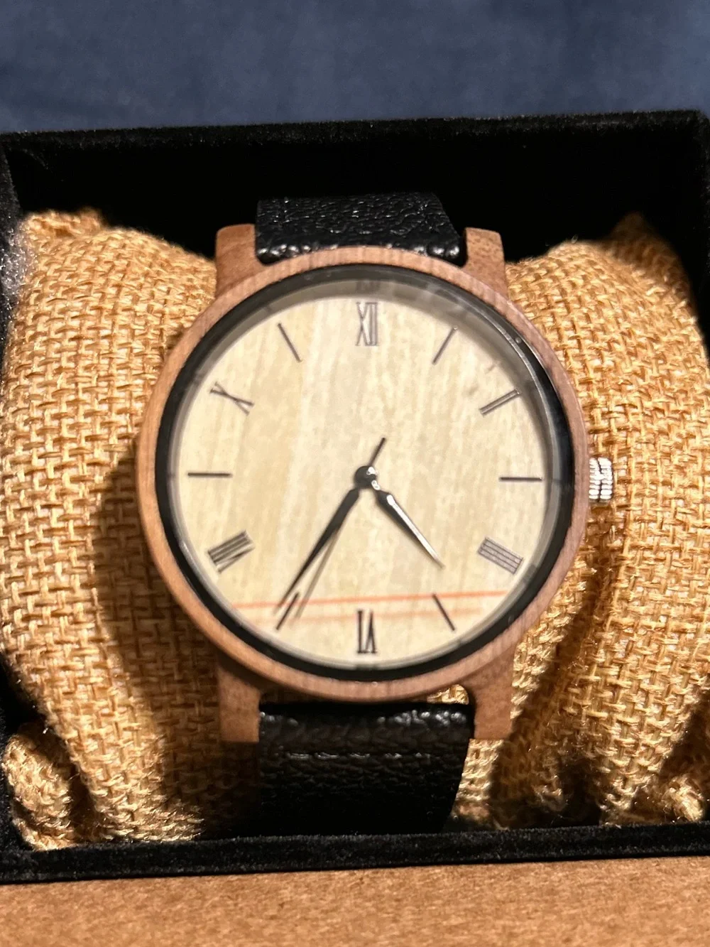**NEW** AVANT WOOD 40mm Minimalist Watch w/ Walnut Case & Leather Band